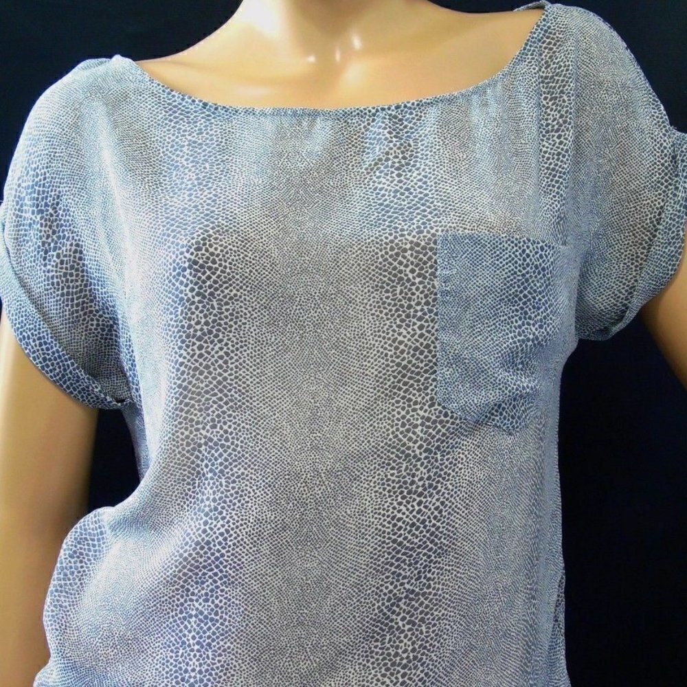 d Dynamite Top Sheer Gray Cuffed Sleeve